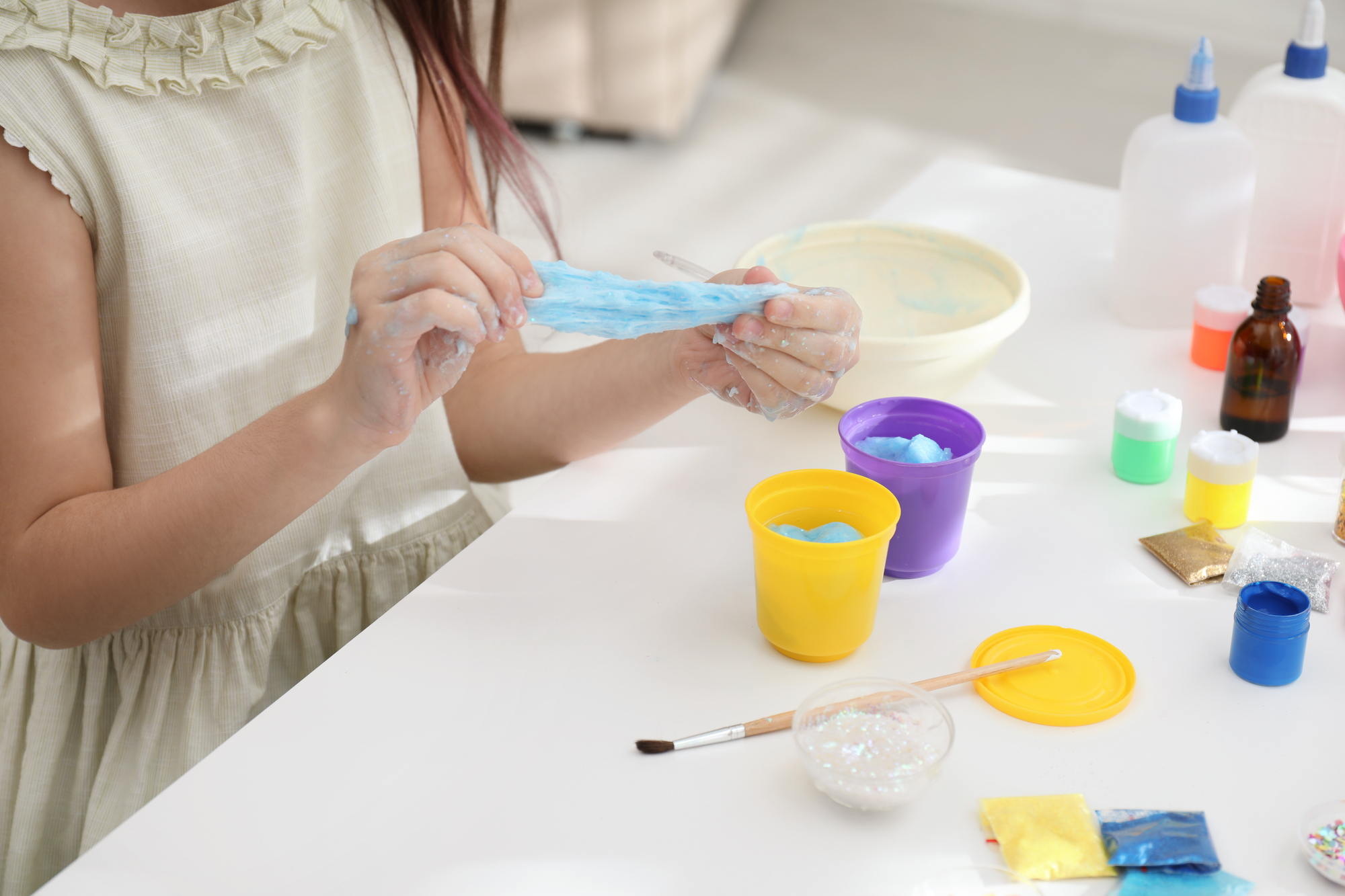 透明スライム(クリアスライム)の作り方は?にごらせないコツを解説