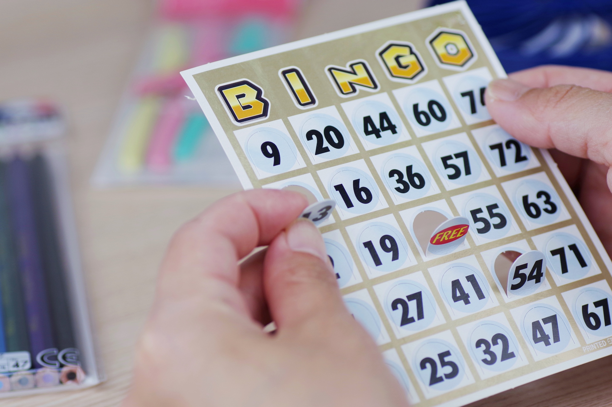 ビンゴマシンのおすすめは?手動・電動の違いと人数別の選び方